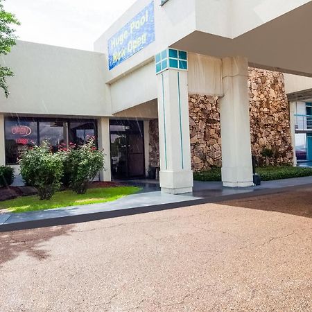 Oyo Hotel O Jackson I-55 North מראה חיצוני תמונה
