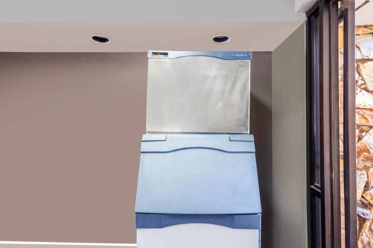 Oyo Hotel O Jackson I-55 North מראה חיצוני תמונה