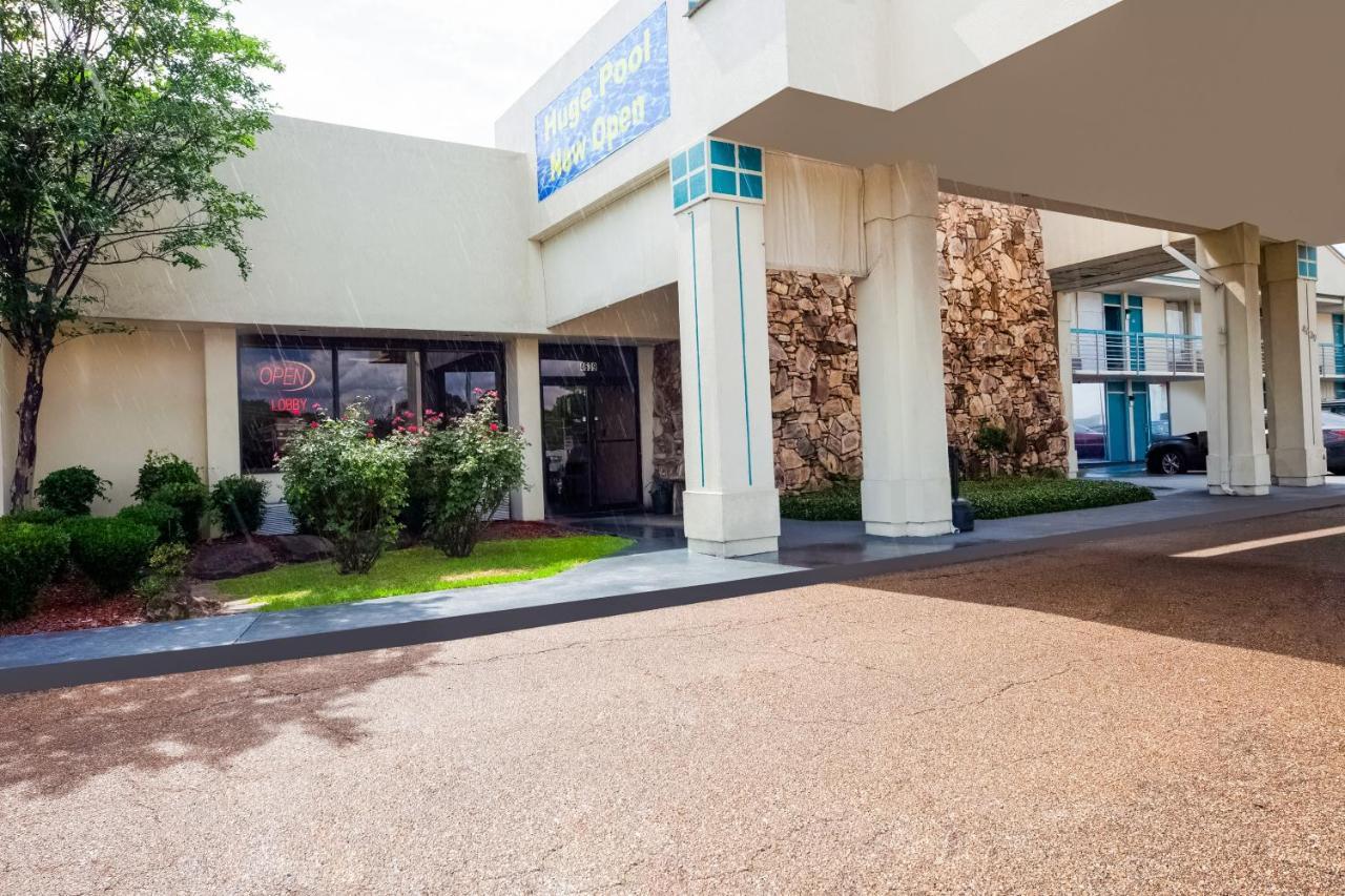 Oyo Hotel O Jackson I-55 North מראה חיצוני תמונה